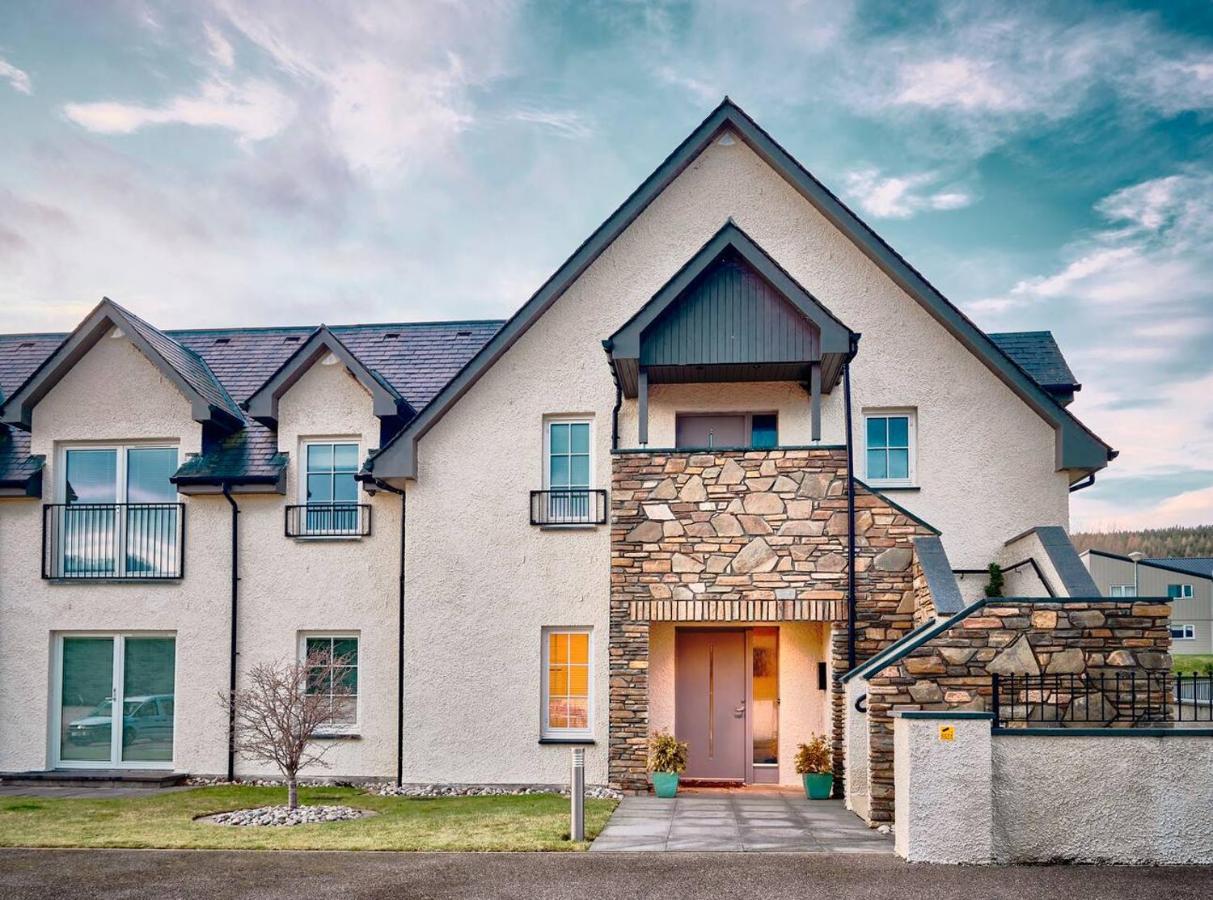 The Steadings, Aviemore Luxury 5 Star Rated 3 Bed With Home Cinema Garden And Parking Екстер'єр фото